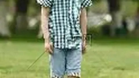 选手擂台瞬间被击倒，昏迷选手裁判虽急停已晚