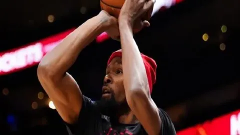 夜幕降临，德乙焦点之战揭秘：背后数据，藏着怎样的悬念？